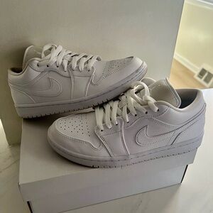 Jordan White Sneakers